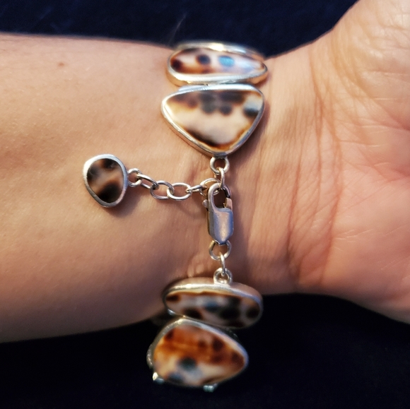 Tortoise shell cowrie shell silver link bracelet - Picture 2 of 7